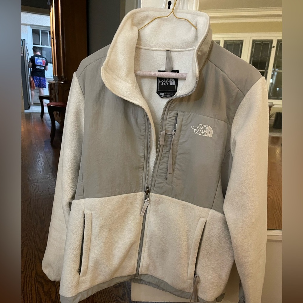 Adult North Face Jacket, Medium